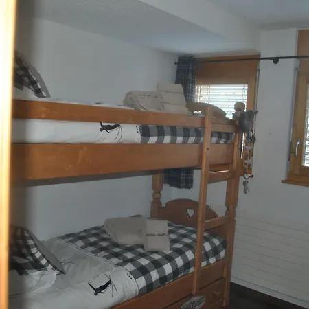 Les Petits Melezes Bed & Breakfast 4*
