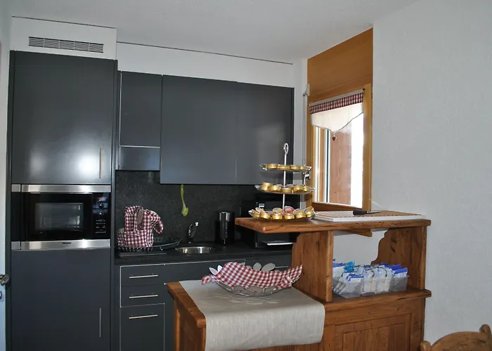 Les Petits Melezes Bed and Breakfast 4*