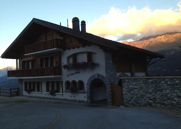 Les Petits Melezes Bed and Breakfast 4*